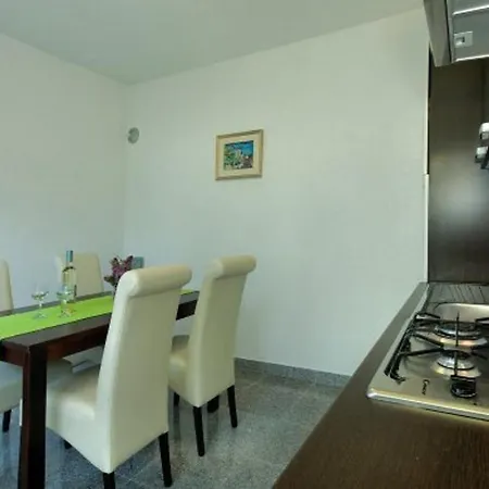 Cool & Charming Apartman Novi Vinodolski